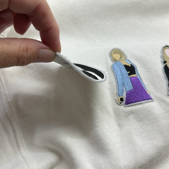 Gildan White I’m Here For Taylor Chiefs 87 with Taylor Swift Patches Sweatshirt - Picture 9 of 12